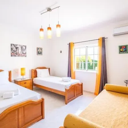 Casa Bella Vista - Fantastic Spacious With Beautiful Views Views Of The Algarvian Mountains, Monchique Estômbar