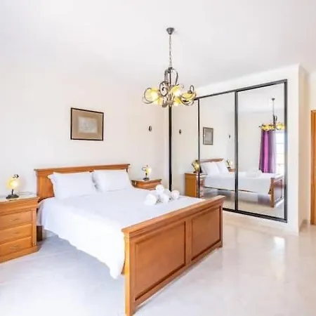 Casa Bella Vista - Fantastic Spacious With Beautiful Views Views Of The Algarvian Mountains, Monchique * Estombar