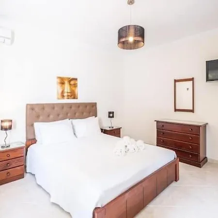 Casa Bella Vista - Fantastic Spacious With Beautiful Views Views Of The Algarvian Mountains, Monchique Estômbar