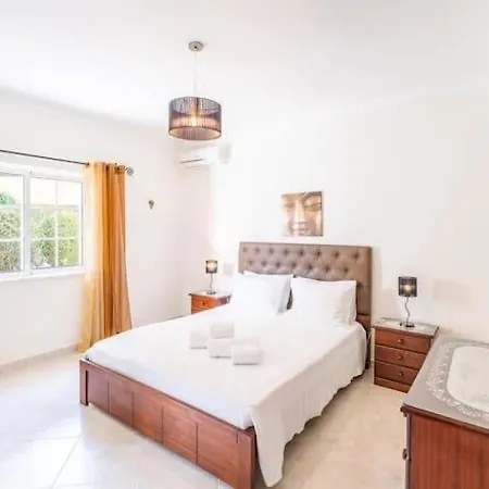 Casa Bella Vista - Fantastic Spacious With Beautiful Views Views Of The Algarvian Mountains, Monchique Vakantiehuis Estômbar