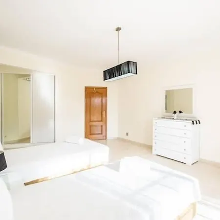 Holiday home Casa Bella Vista - Fantastic Spacious With Beautiful Views Views Of The Algarvian Mountains, Monchique Estombar