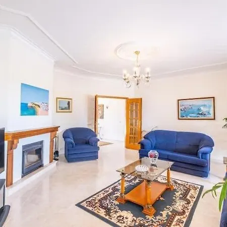 Holiday home Casa Bella Vista - Fantastic Spacious With Beautiful Views Views Of The Algarvian Mountains, Monchique Estombar