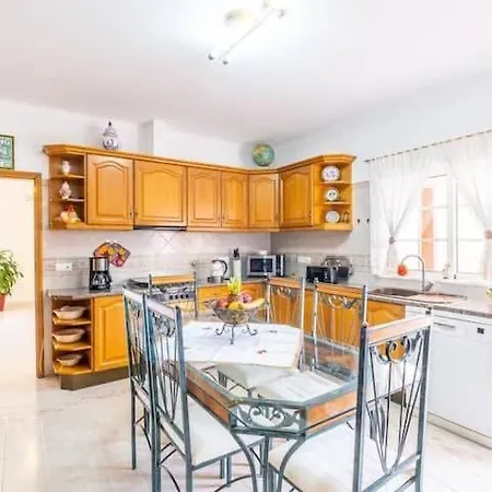 Casa Bella Vista - Fantastic Spacious With Beautiful Views Views Of The Algarvian Mountains, Monchique