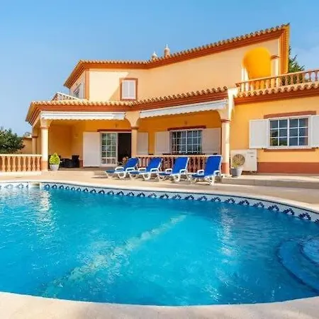 Holiday home Casa Bella Vista - Fantastic Spacious With Beautiful Views Views Of The Algarvian Mountains, Monchique Estombar